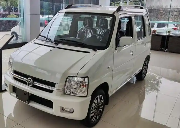 不过,伴随着铃木北斗星兜兜转转来到北汽昌河旗下后,这款经典车型不仅