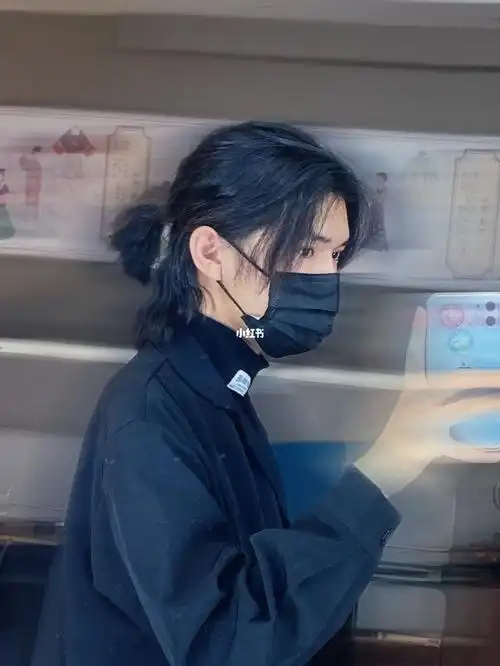 男生长发发型咋们就是说长发真的很显头大