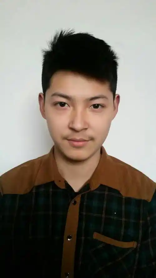 帮忙制作证件照 我考驾照用 做好了 密我 八张白底 两张红底 一寸的