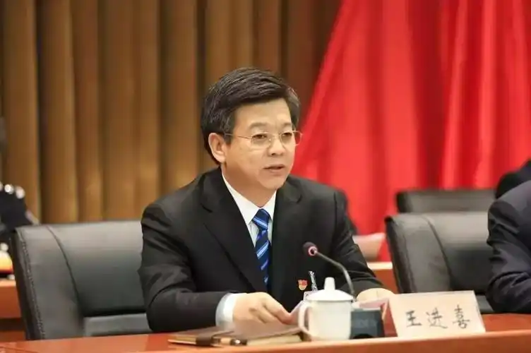 在奋斗中感受幸福王进喜在集团公司一届四次职工代表大会上的讲话