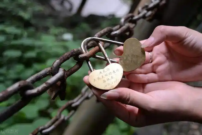 你让我难过了,我就擦擦眼泪再爱你|发现爱|是我|心锁|变了|当时的我们