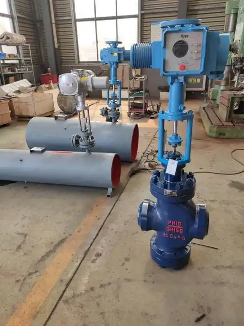 带动减压阀瓣上下升降,调节减压比的大小,使管道内的蒸汽压力保持在