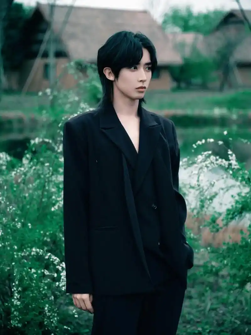 祝哥生日快乐!没去现场远程欣赏哥的美貌#刘畅木法沙 #氛围感 - 抖音