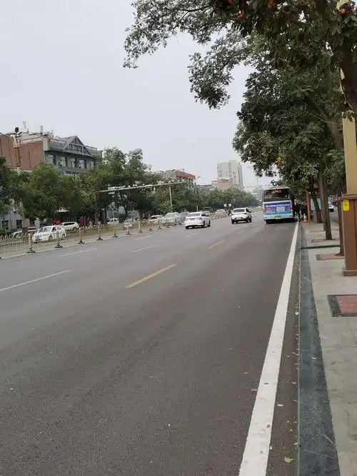 近些年!临汾的变化真的是太大了.干净整洁的街道