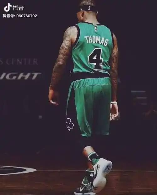 "哪有什么一战成名 其实都是百炼成钢"小托马斯篮球壁纸我的泡泡dou