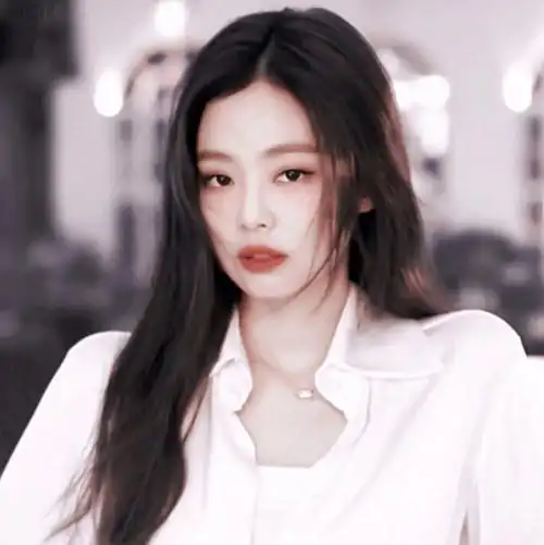 你闭眼倒数三秒,看看我还在不在. 金智妮头像.