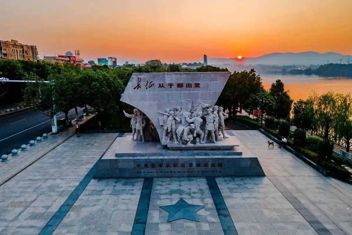 于都河畔的晨曦.#图文伙伴计划  中央红军长征出发地纪念园, - 抖音