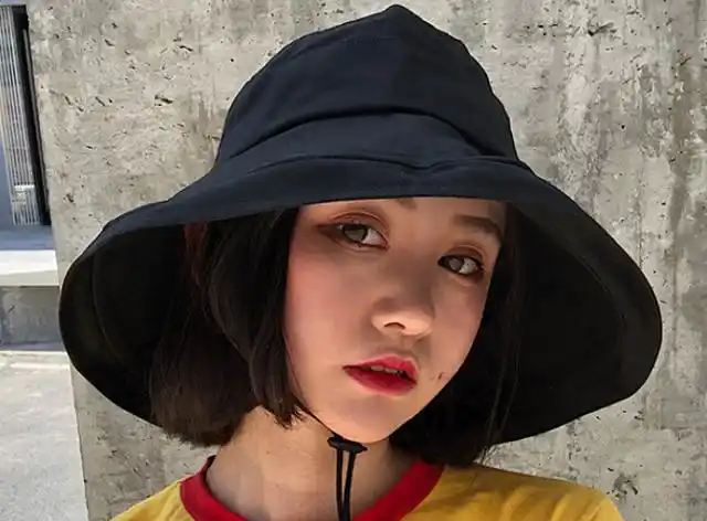 什么颜色帽子显白