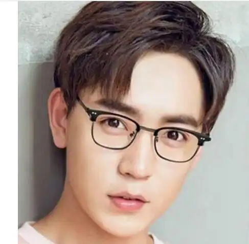 适合戴眼镜男生的职场发型