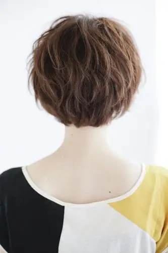 请问这是什么发型?有没有比这张更大更清楚的照片?