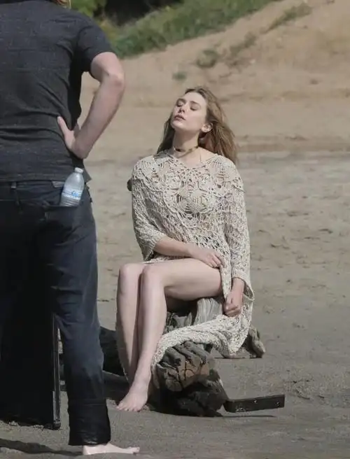 绯红女巫演员:美国女演员伊丽莎白·奥尔森图15