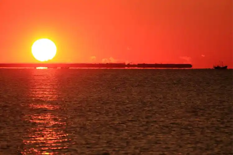 火红日出,蒸腾无限希望.