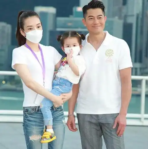 如今方媛已经36岁,虽然还没有传出怀孕的消息,但相信他们的感情一定会