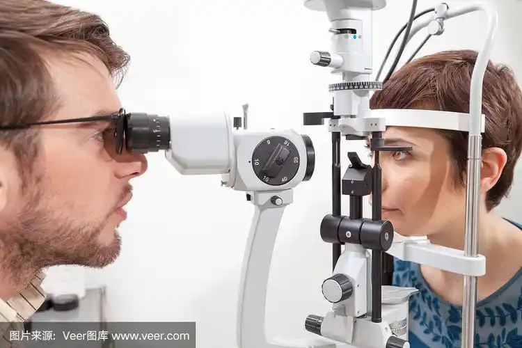 裂隙灯视力检查