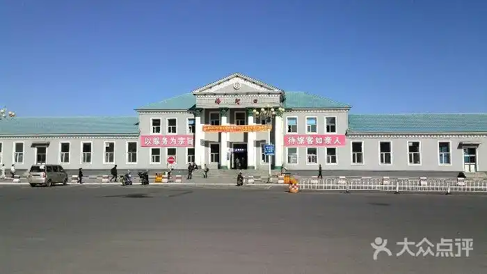 梅河口车站雨棚用的铁轨