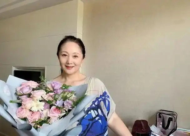 这种突破式的演技,让赵丽娟成功获得中央电视台十佳女演员奖项