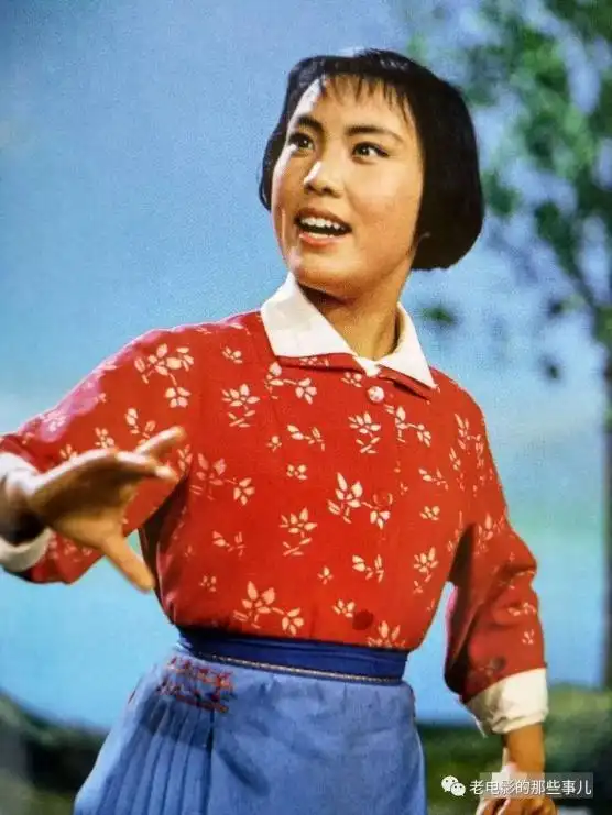 流行的却是意志坚定的红姑娘,和机智勇敢的女英雄