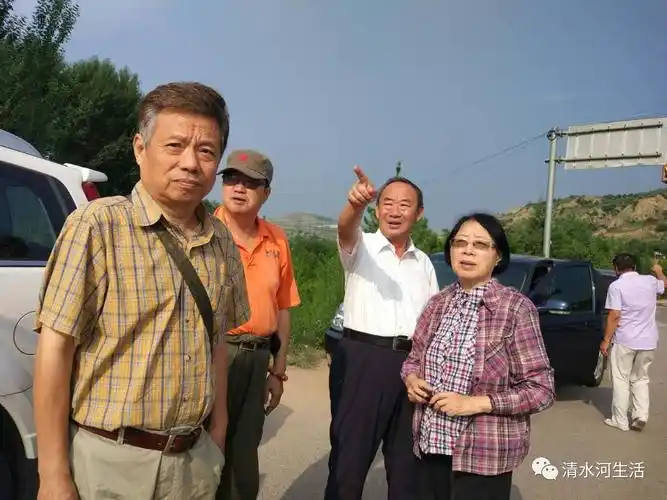 到访老牛坡成员有:开国元勋李井泉之女,李力清同志,开国少将黄新义之