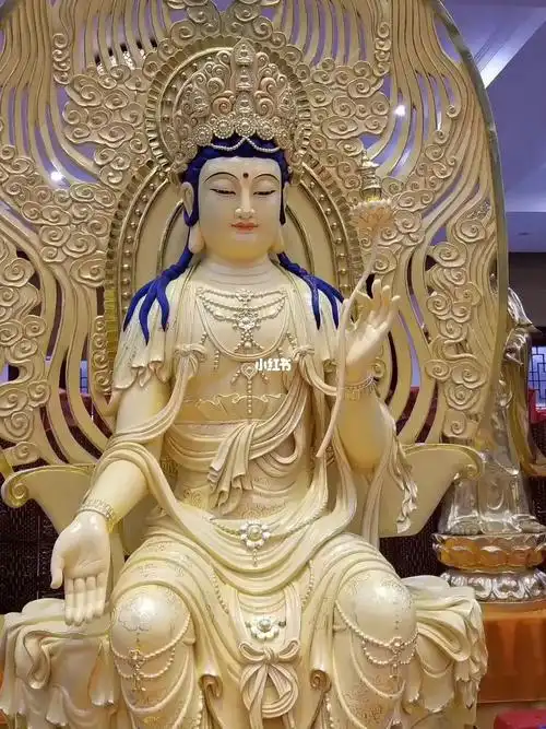 1,主身:天冠弥勒菩萨,规格:总高2.9米,佛身高1.9米