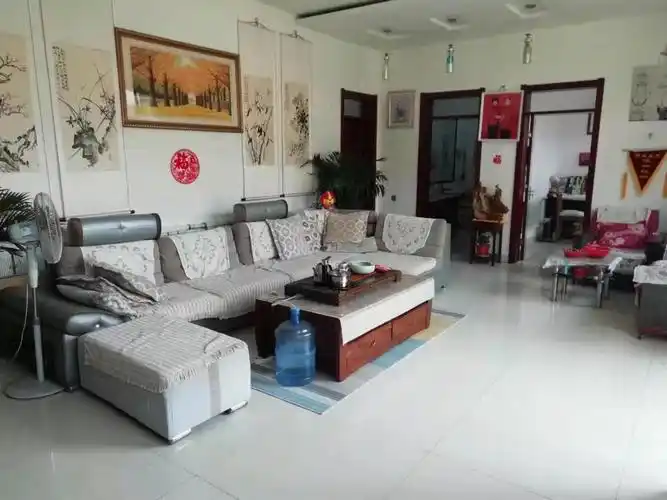 室内更布置更是温馨,每个角落墙壁都是精心设计,我们农村平房不比城里