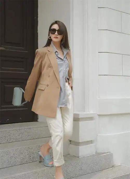 你的秋天缺少一条"米色"裤子,这样搭上衣,鞋子,时尚气质插图3