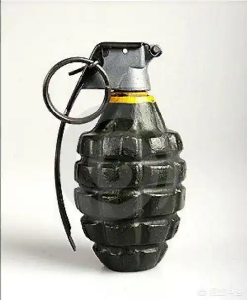 头条问答 - 左撇子没法扔卵形手榴弹吗?(8个回答)