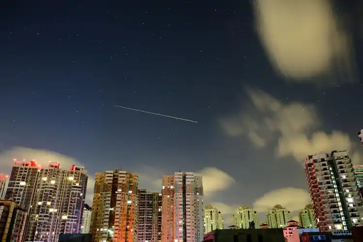 广州凌晨3点的夜空