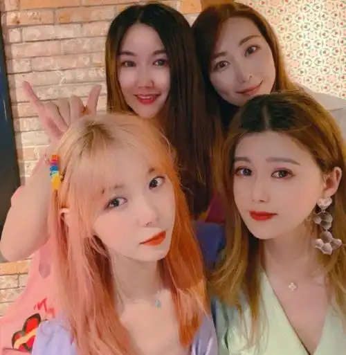 lpl四大花旦苏小妍 昔日lpl四小花旦同框(1)