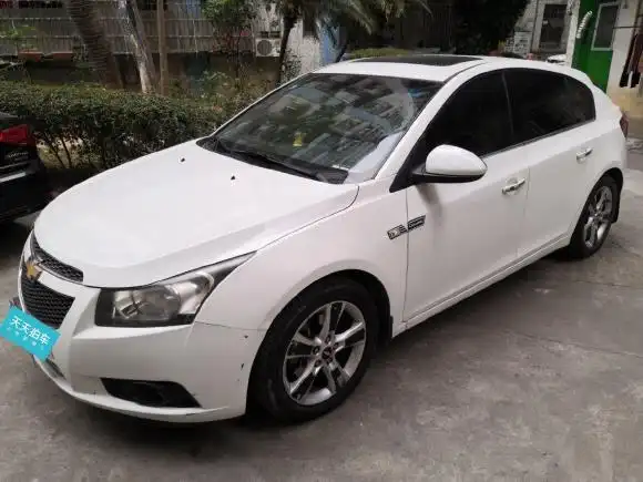 广州雪佛兰科鲁兹2013款掀背16t自动旗舰型