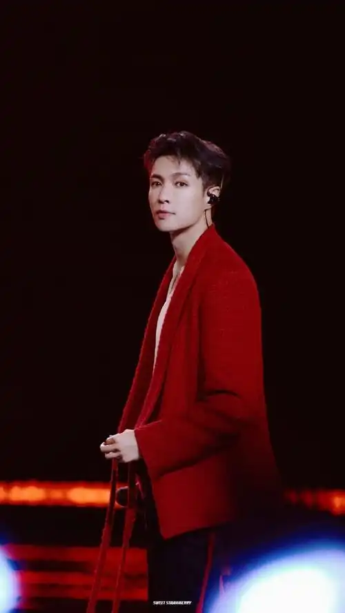 张艺兴燃起来了##央视跨年晚会