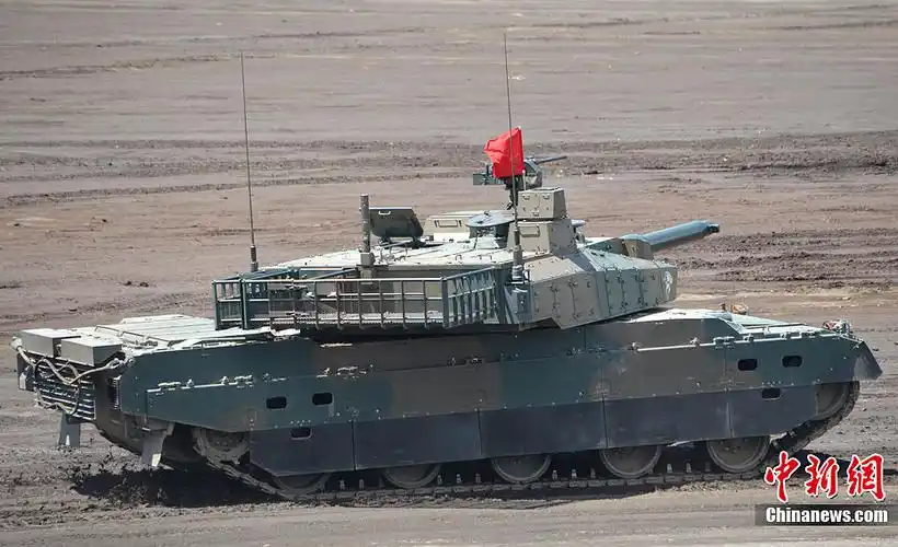 8月21日,在日本2012年度富士综合火力演习中,87式自走式高射机关炮