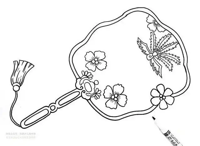 使用水彩笔 根据我们设计的纹样内容 为团扇添加或华贵典雅,或自然