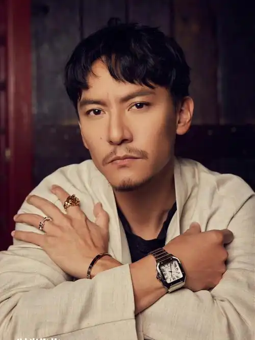 影帝张震戴什么都好看