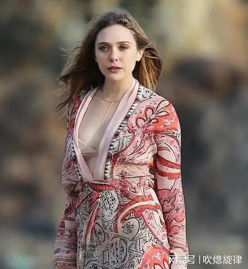 性感女巫 | 伊丽莎白·奥尔森_网易订阅