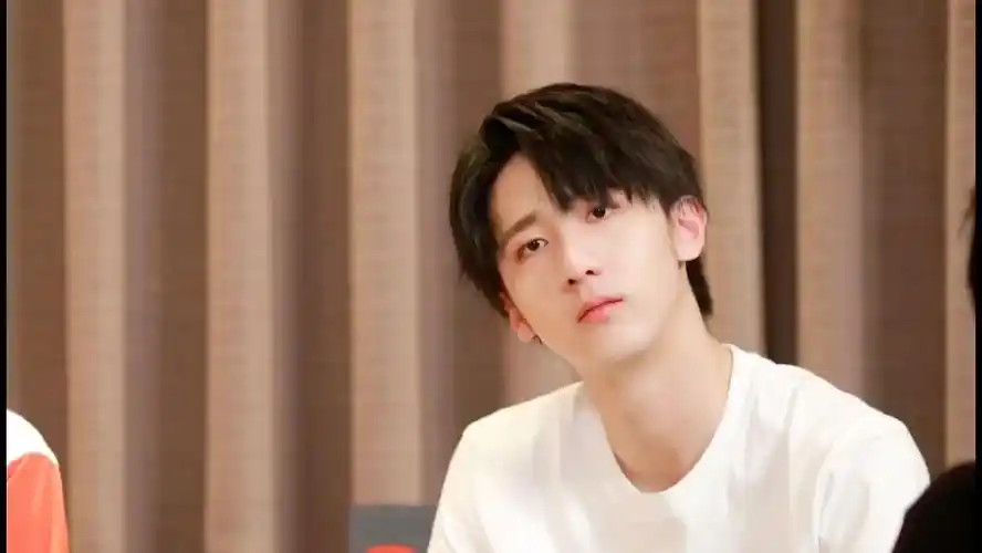 这么可爱的赵让我爱死啦让让的rap好棒