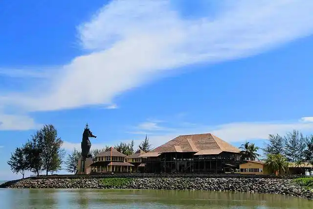 沙捞越华人小城美里去加拿大山看绝美落日吧