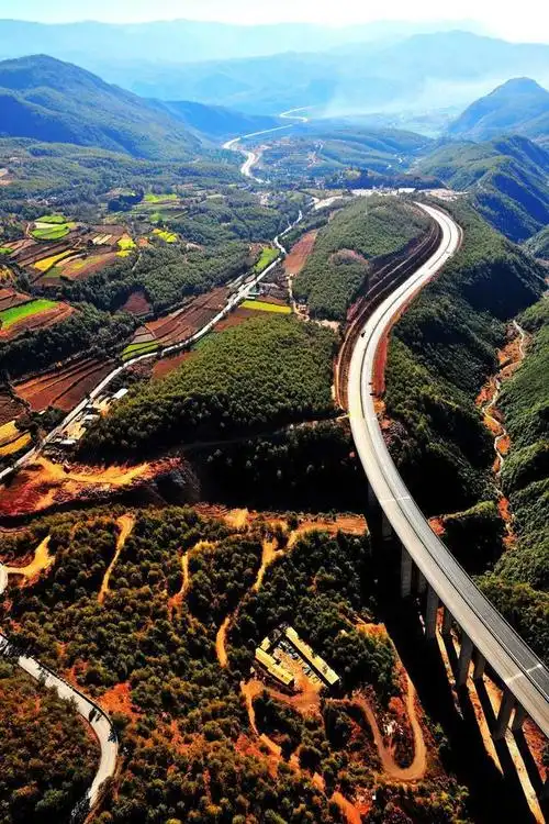 连获大奖的最美高速公路:云南大丽高速|大理_网易订阅