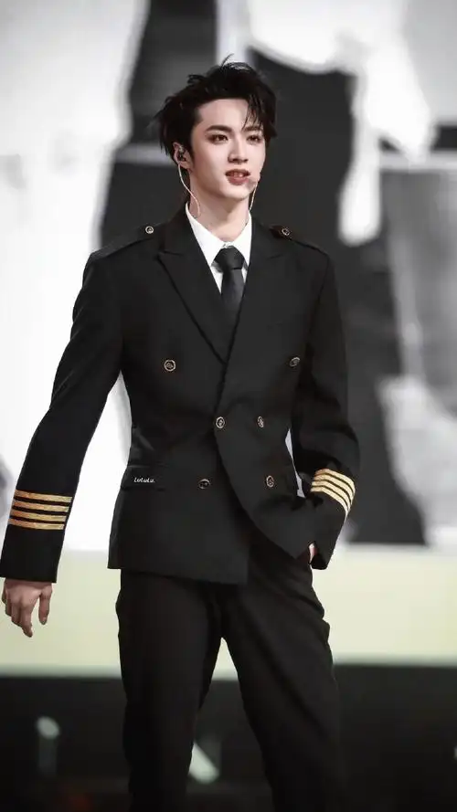 刘耀文叁重楼暨出道四周年演唱会##刘耀文舞蹈solo##刘耀文feelmee