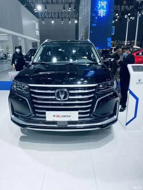 大空间七座suv长安cs95