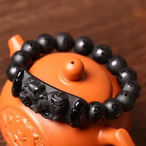 成熟的男人都戴这些手串霸气十足彰显男人自信