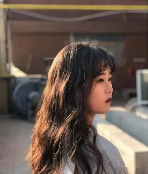 2021年绝美中长发烫全头