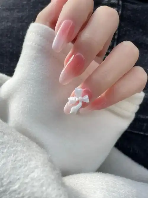 尖甲乳白色渐变美甲无翻车