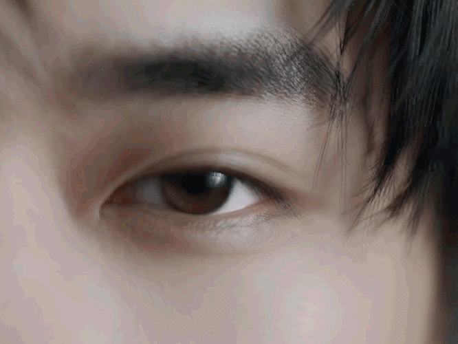 千玺极米全球品牌代言人#你的眼睛像星星我就生了这么一双 含情眼啊