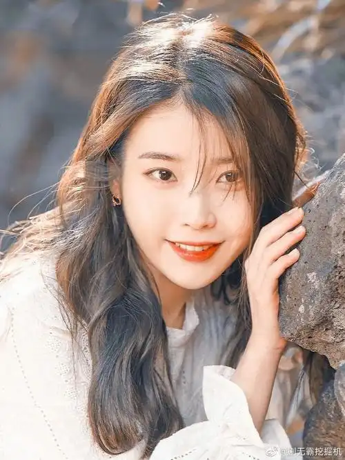 带着春天的气息向我们走来啊啊李知恩是怎么做到又酷又甜的,咱就是说