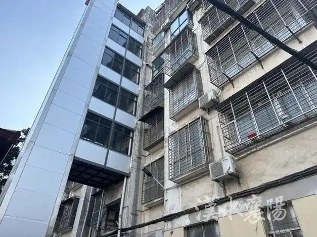 襄阳立法旧楼加装电梯不用争了