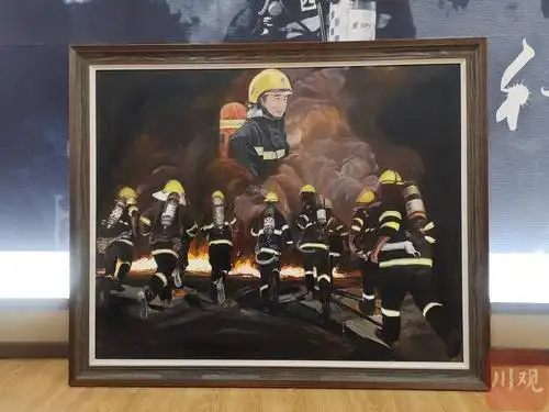这座消防站的荣誉室里c位为何是一幅油画