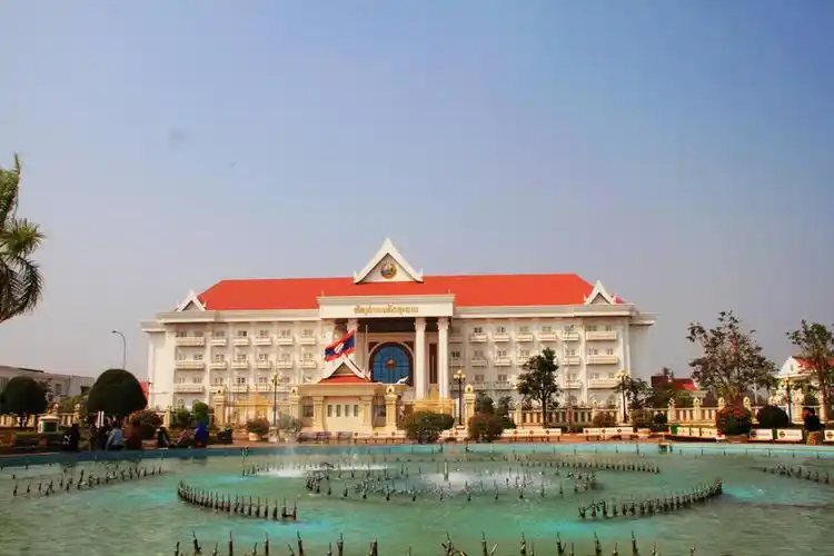 老挝国会大厦广场