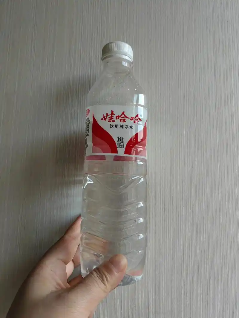 一瓶娃哈哈纯净水,一瓶ad钙奶,勾起多少的陈年往事.90年代 - 抖音