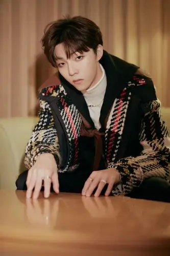 陈立农佩戴boucheron宝诗龙珠宝亮相2020北京卫视跨年晚会_凤凰网时尚