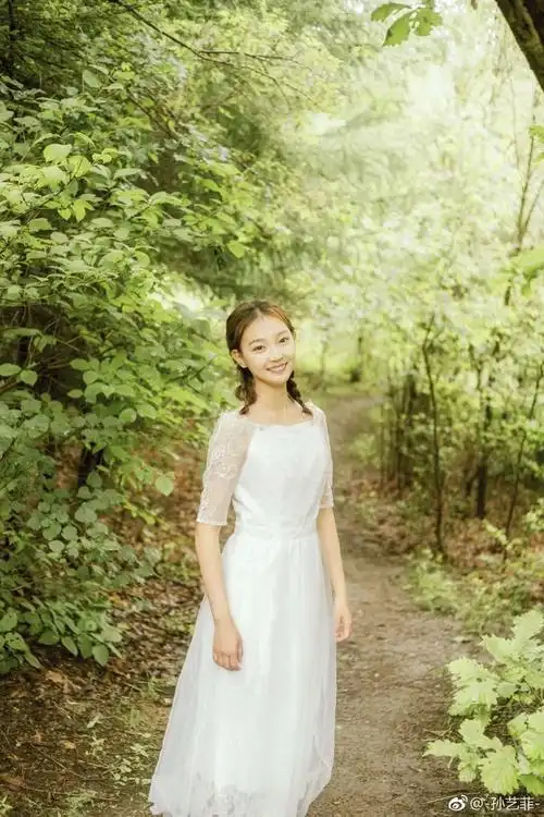 中央戏剧学院十八年级主持班孙逸飞本堂的青春,只缺了孙格格小姐姐这